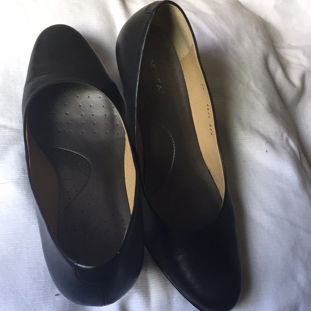 Shoes - Picture 3 of 5